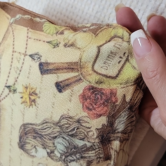 ALICE IN WONDERLAND POUCH - Picture 5 of 6